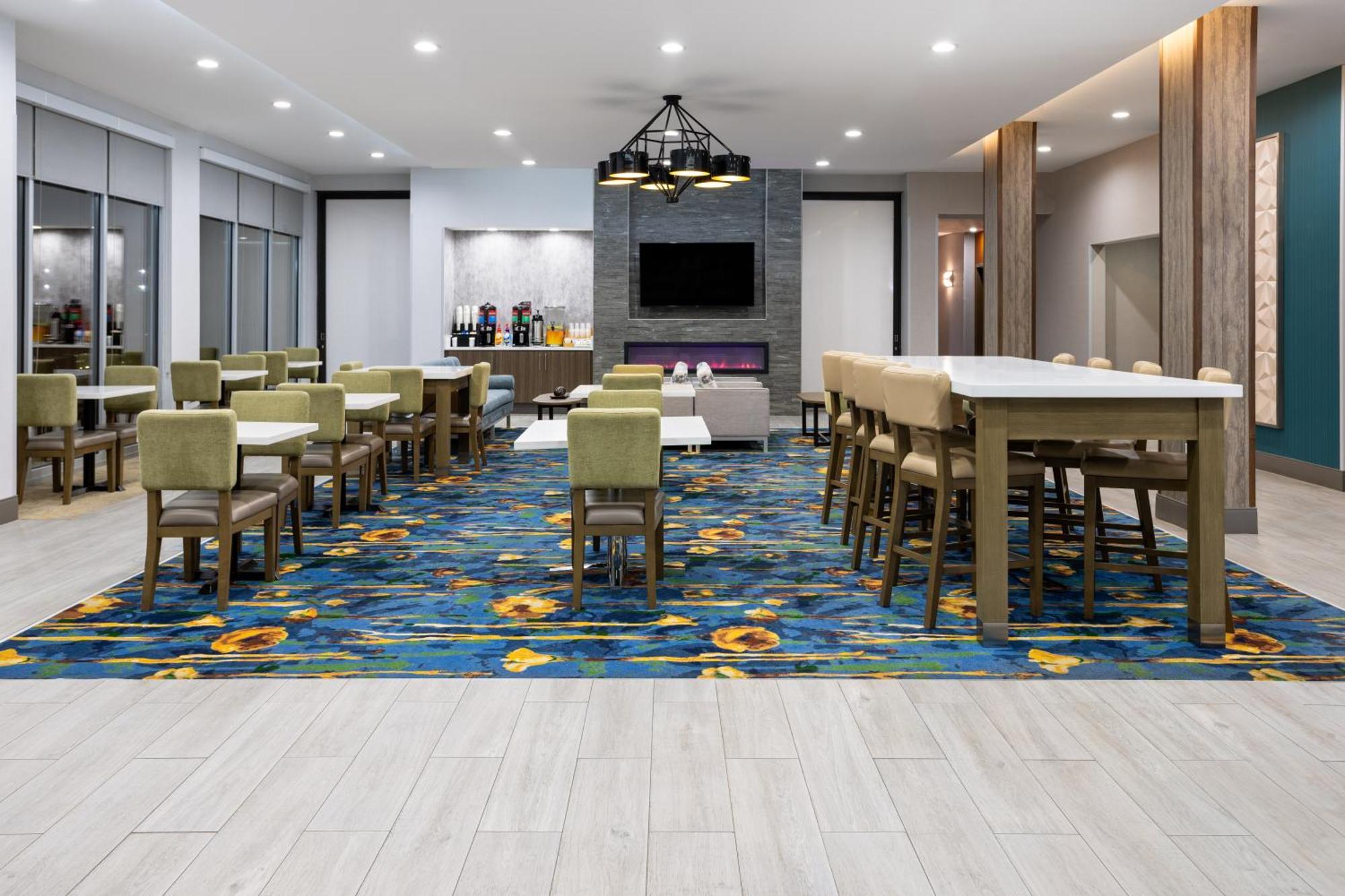 Hotel La Quinta & By Wyndham 2*