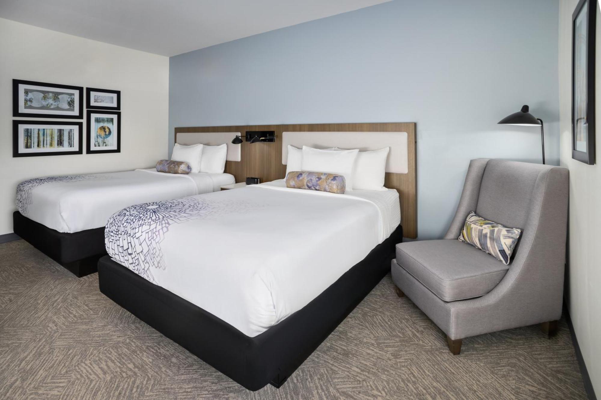 La Quinta & By Wyndham Hotel 2*